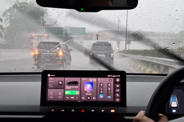 cek kelistrikan mobil Pentingnya Cek Kelistrikan Mobil Saat Musim Hujan