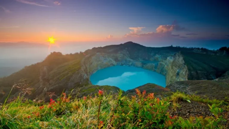 6 Lokasi Road Trip di Indonesia Terbaik & Tips Aman 6 6 Lokasi Road Trip di Indonesia Terbaik & Tips Aman