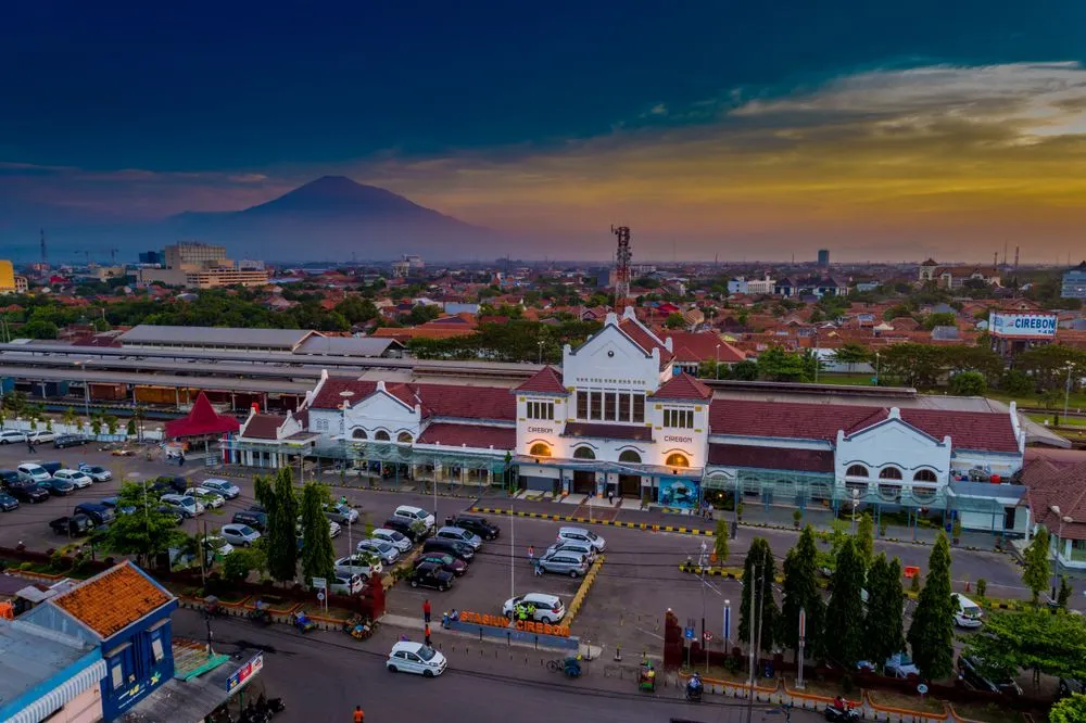 road trip di Indonesia 6 Lokasi Road Trip di Indonesia Terbaik & Tips Aman